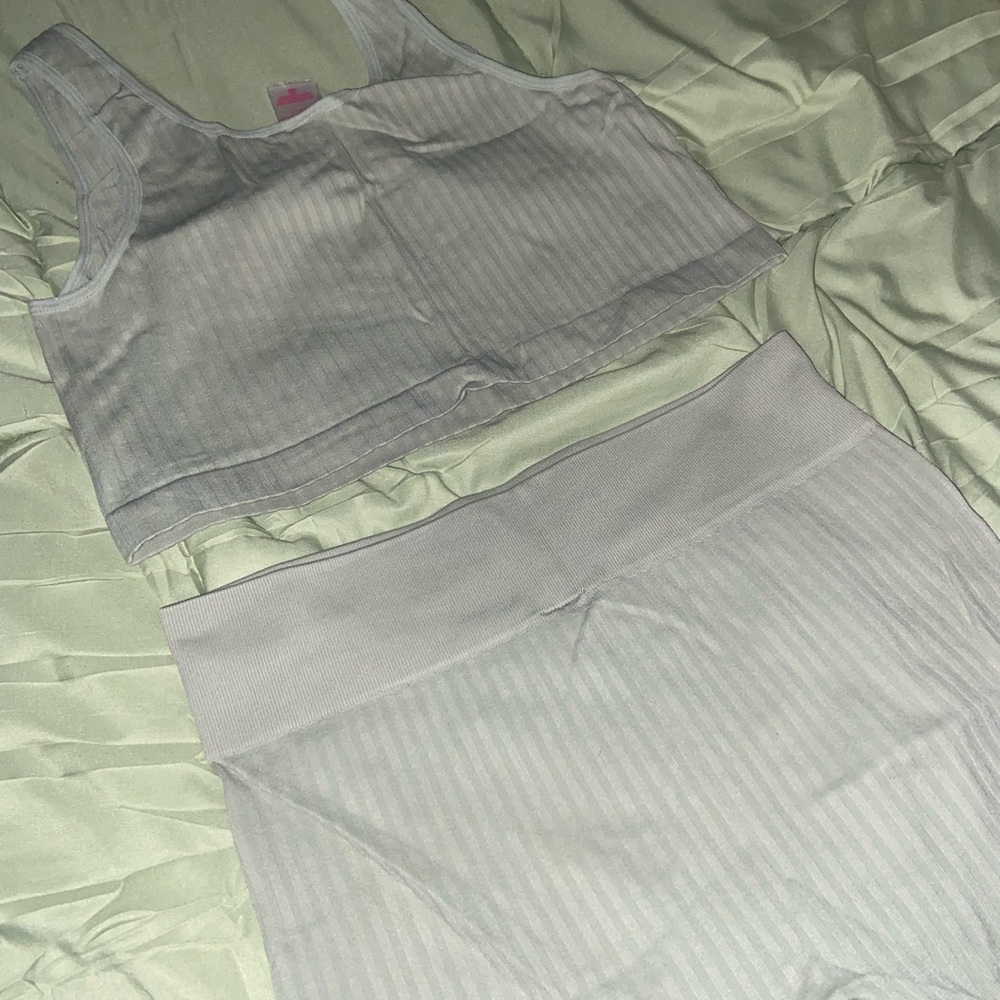 2 set Seamless Ribbed Crop Tank and High-Waist Shorts Set - black & green